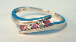 9ct white gold diamond and pink sapphire ring, size Q
