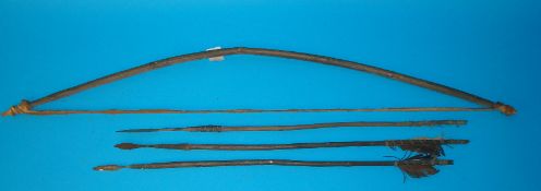 Matis Amazon Indian bow and 4 arrows