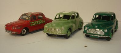Dinky 40g Morris Oxfords x 2 dark and light green, 268 Renault minicab, red (3)