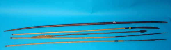 Small East African Pygmy bow and 3 arrows