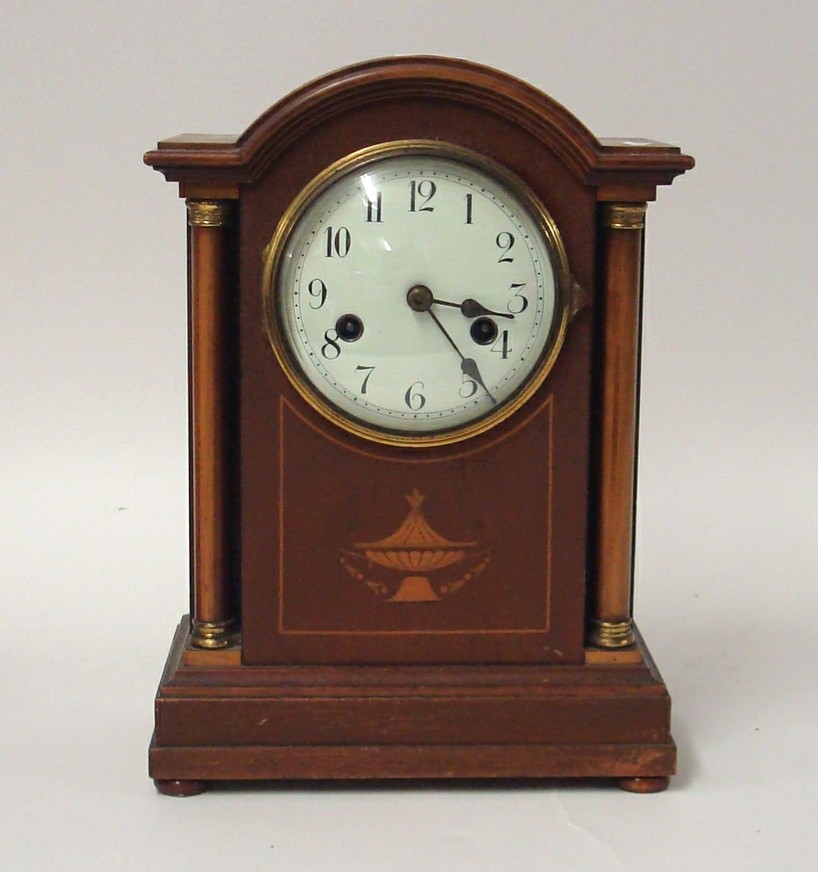 Edwardian mahogany case mantle clock with gong strike movement, 32cm high