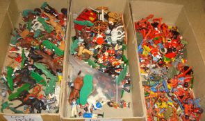 Collection of various plastic Wild West figures, Tippo Toys (3 boxes)