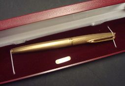 9ct gold fountain pen with 14ct nib
