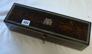 Coromandel inlaid wood glove box by Baxter, London, fitted with glove stretchers and gloves, 36cm