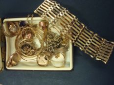 Collection of various 9ct gold jewellery including gate bracelet approx 63g