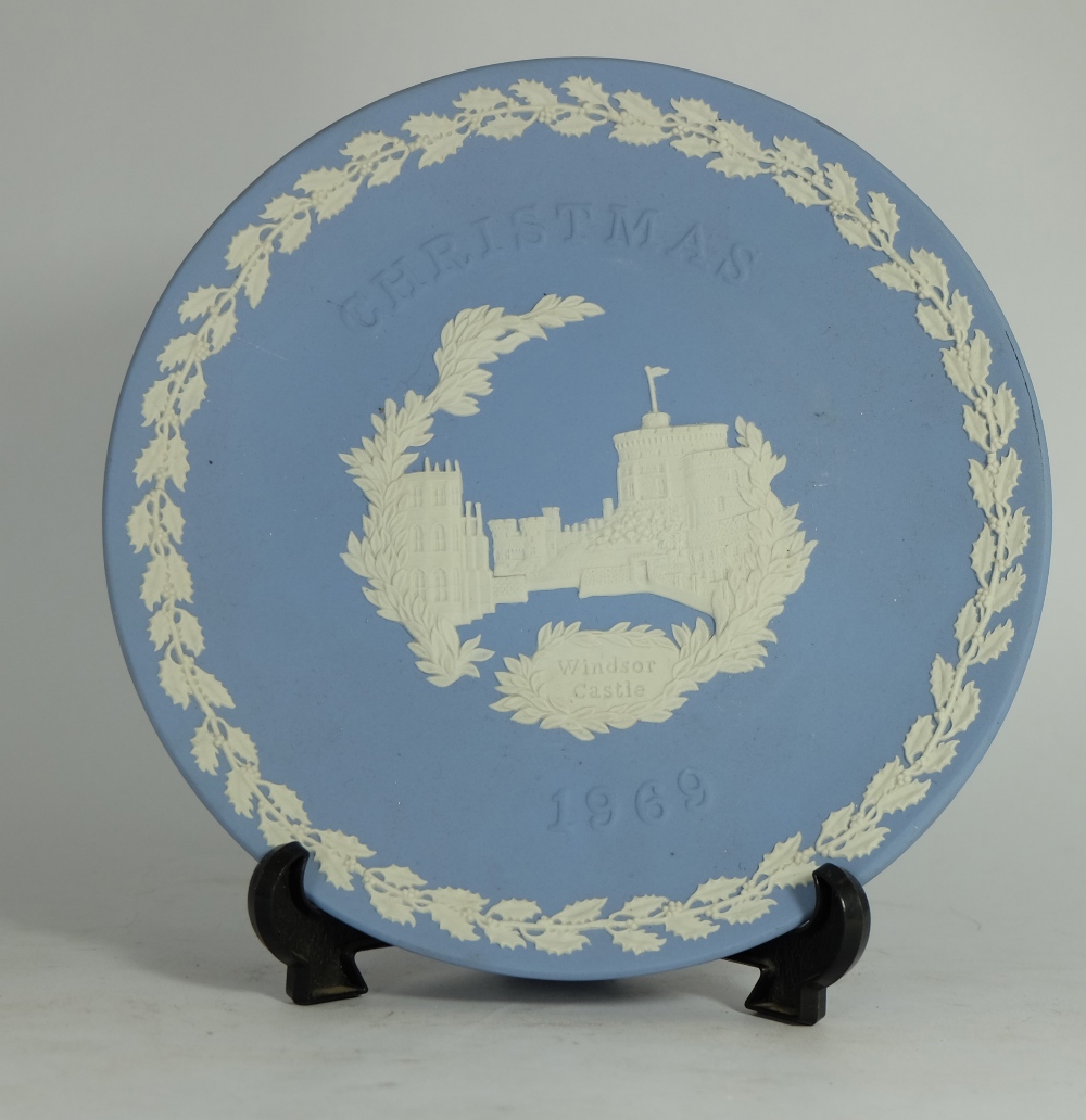 Wedgwood blue japer Christmas plate Windor Castle 1969