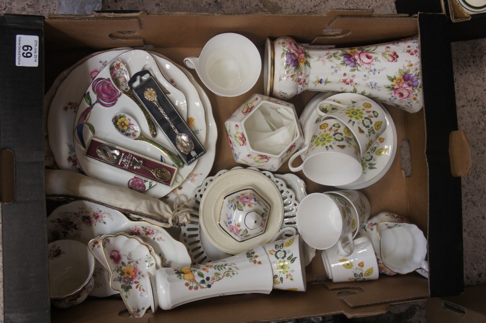 A collection of pottery to include Royal Crown Derby dishes, Spode items and Queen Anne parisienne