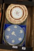 A good collection of various collectors plates to include Ainsley, Wedgewood, Spode etc (14 plates)