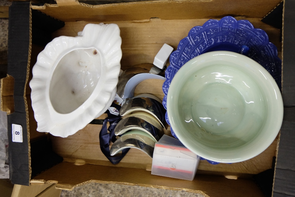 Collection of various pottery to include blue and white chamber pot, Aquascutum presentation box,