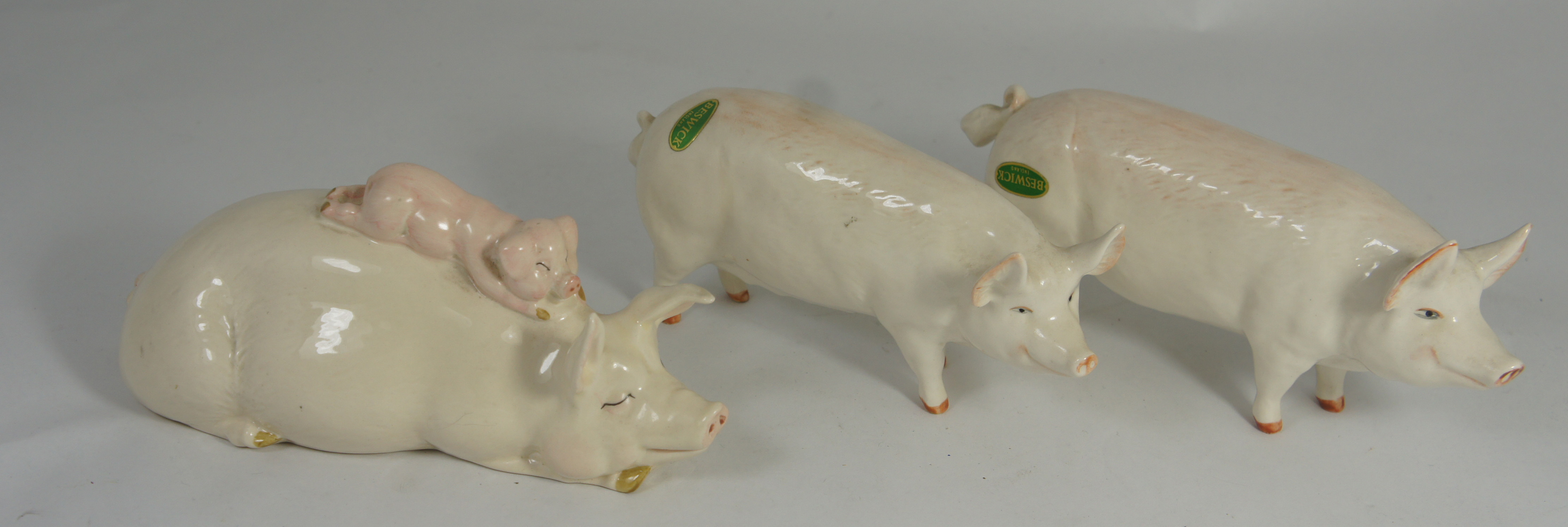 Beswick Sow ch Wall Queen 1452A, Boar ch. Wall Champion boy 1453A, pig and piglet Piggy Back 2746 (