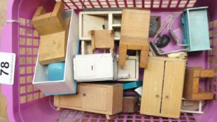 A small tray of various dolls house furniture