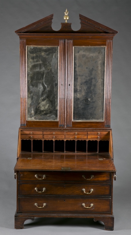A Chippendale style secretary. 19th c. Attributed to James Hicks of Dublin. Incorporating fine - Image 6 of 6