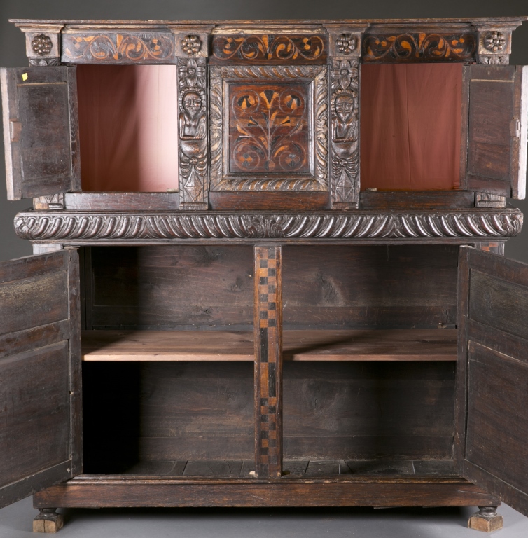 A Continental carved and inlaid cupboard. Late 17th / early 18th century. Having 2 top blind, - Image 6 of 6