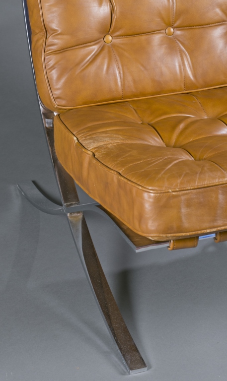 A Knoll Barcelona Chair. 2nd half 20th century. Designed by Mies van der Rohe. Tan tufted leather - Image 2 of 5