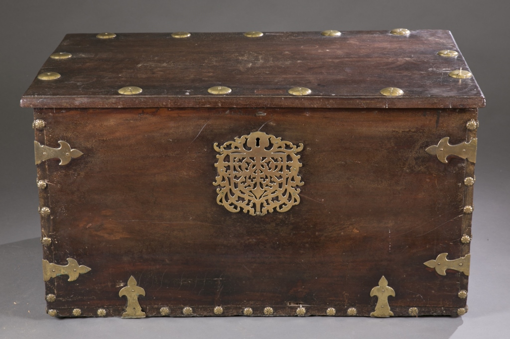 A solid hardwood lift top chest. With dovetail constructions, ornate escutcheon, brass hardware, - Image 2 of 7