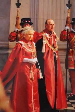 HRH The Duke of Edinburgh - two signed Christmas cards, photograph of HM The Queen and Prince Philip - Image 3 of 3