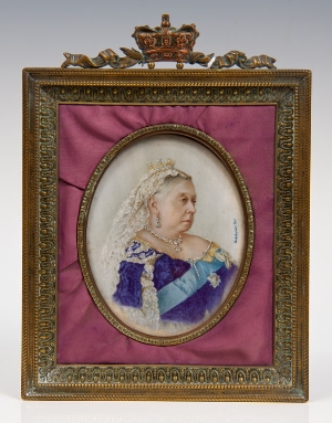 Good quality late Victorian miniature portrait on ivory of HM Queen Victoria, signed - Lacloche