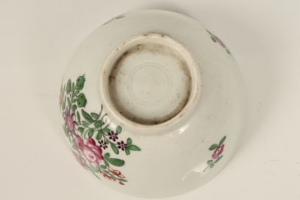 Eighteenth century Worcester tea bowl and saucer, painted in colours, with floral sprats and sprigs - Image 3 of 10