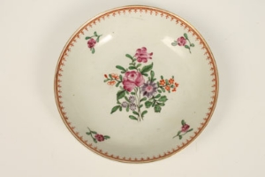 Eighteenth century Worcester tea bowl and saucer, painted in colours, with floral sprats and sprigs - Image 4 of 10