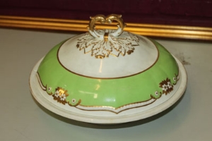 Large early nineteenth century Derby tureen and cover, painted with apple green border and botanical - Image 11 of 16