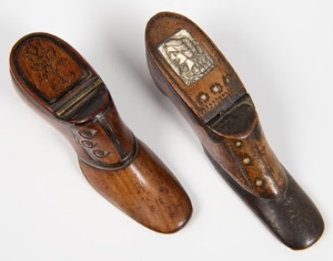 Good quality early nineteenth century treen snuff box, beautifully modelled as a ladies' shoe, - Image 2 of 4