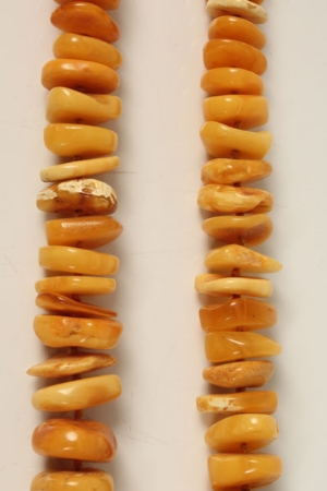 Amber-type necklace with graduated free form beads, 54cm length   CONDITION REPORT  Total gross - Image 7 of 8