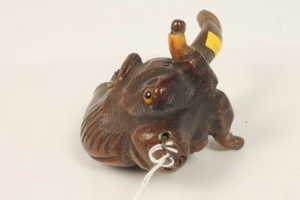 Late nineteenth century pipe, realistically carved as a bulls' head, with inset eyes, possibly Black - Image 2 of 6