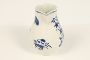 Eighteenth century Worcester blue and white sparrow beak cream jug, printed in the Three Flowers - Image 2 of 12