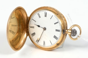 Early twentieth century Swiss ladies' gold (18k) fob watch with button-wind movement in engraved