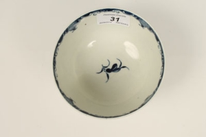 Eighteenth century Worcester blue and white sugar bowl, painted in the Mansfield pattern, 11.5cm - Image 4 of 10