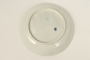 Eighteenth century Worcester blue and white tea bowl and saucer, printed with the Three Flowers - Image 4 of 10