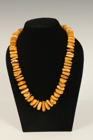 Amber-type necklace with graduated free form beads, 54cm length   CONDITION REPORT  Total gross - Image 5 of 8