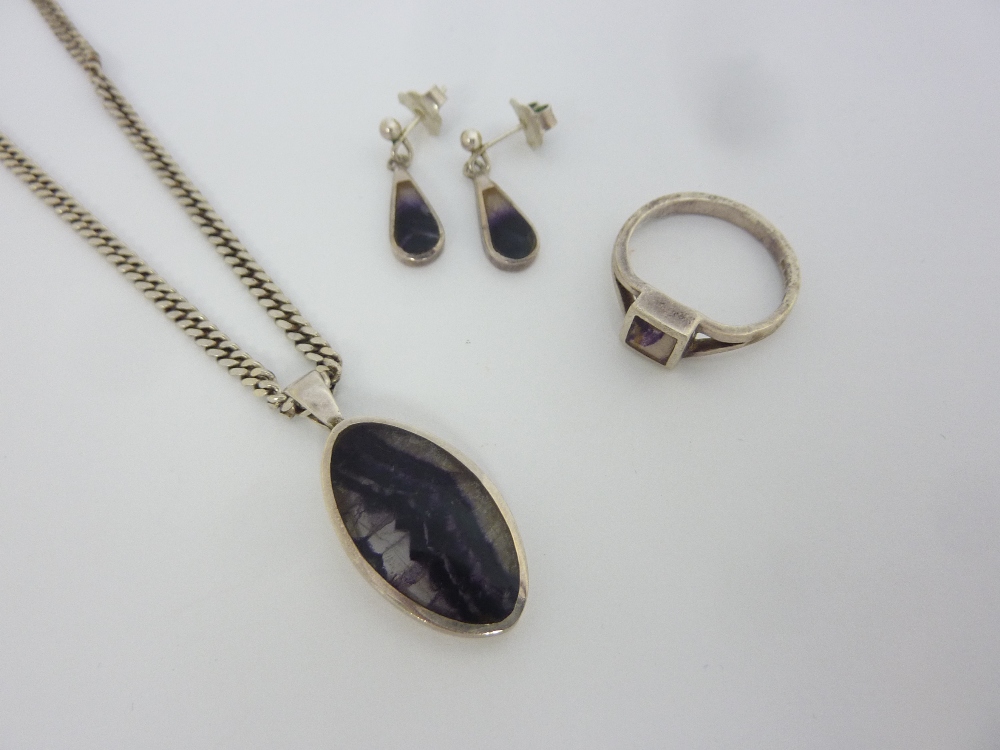 A SUITE OF BLUE JOHN JEWELLERY, to include a ring, a tear drop shaped pair of earrings and a