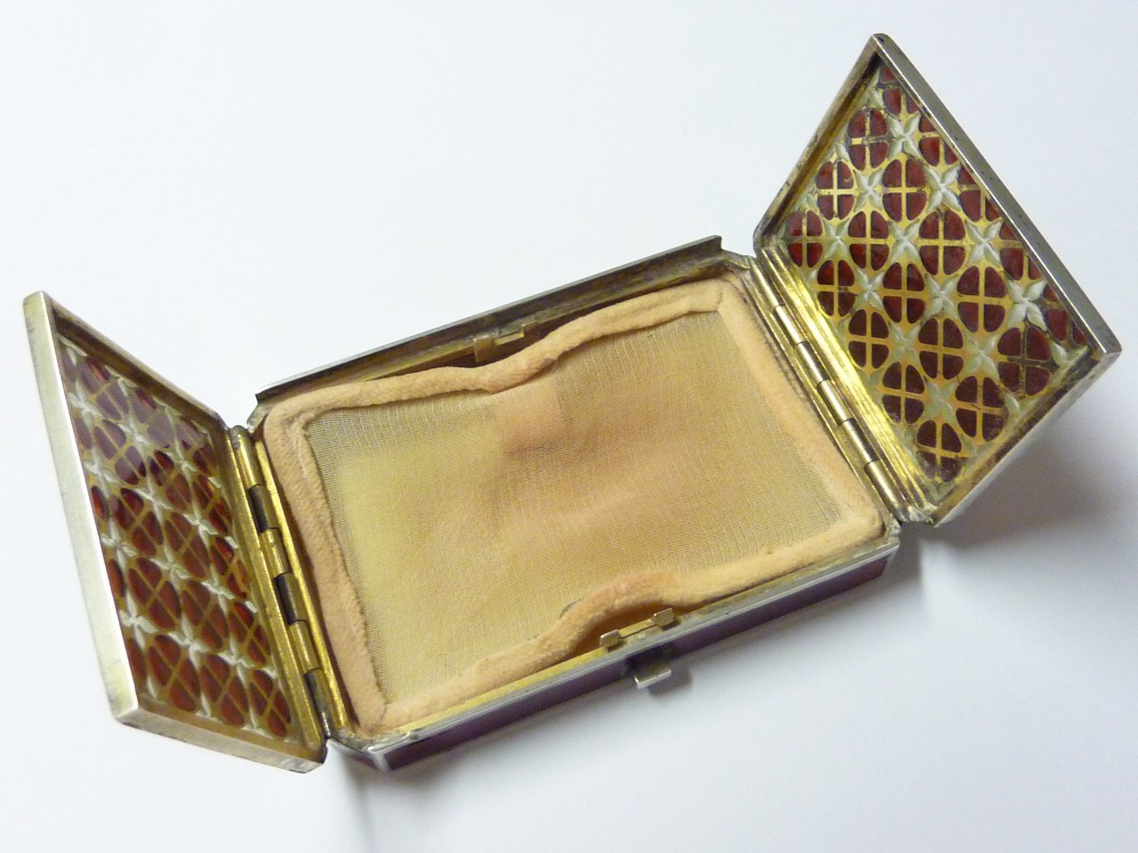 AN AUSTRO-HUNGARIAN SECESSIONIST SILVER POWDER COMPACT, early 20th Century, octagonal, double-action - Image 4 of 5