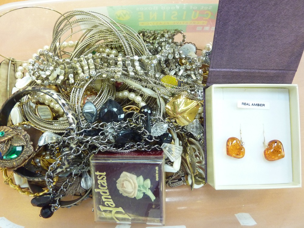 A BOX OF COSTUME JEWELLERY