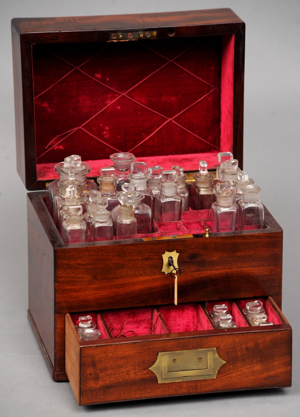 An early 19th century mahogany cased apothecary box
The hinged rectangular top with recessed