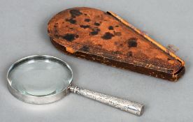 An Edwardian silver handled magnifying glass, hallmarked Chester 1905, maker's mark of CS PS
With