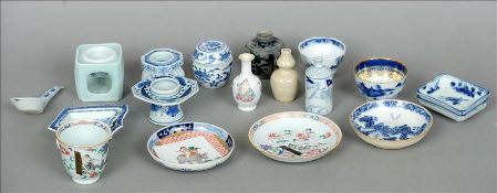 A quantity of Oriental blue and white and polychrome decorated porcelain Comprising: tea cup and