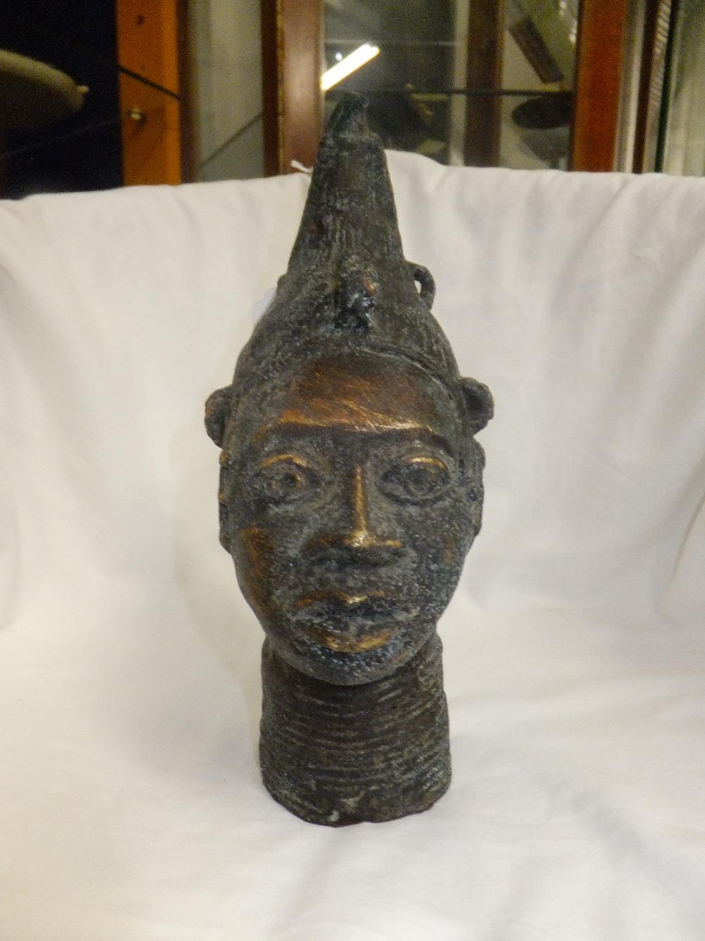 An African bronze bust 23cm high