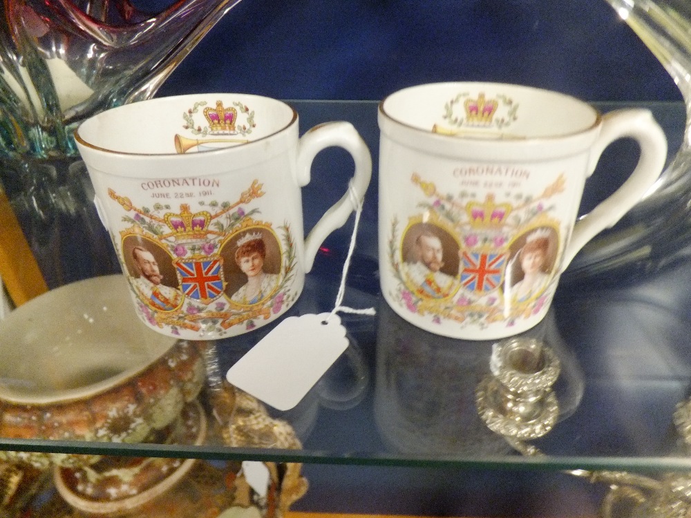 A pair of Shelley 1911 Coronation mugs