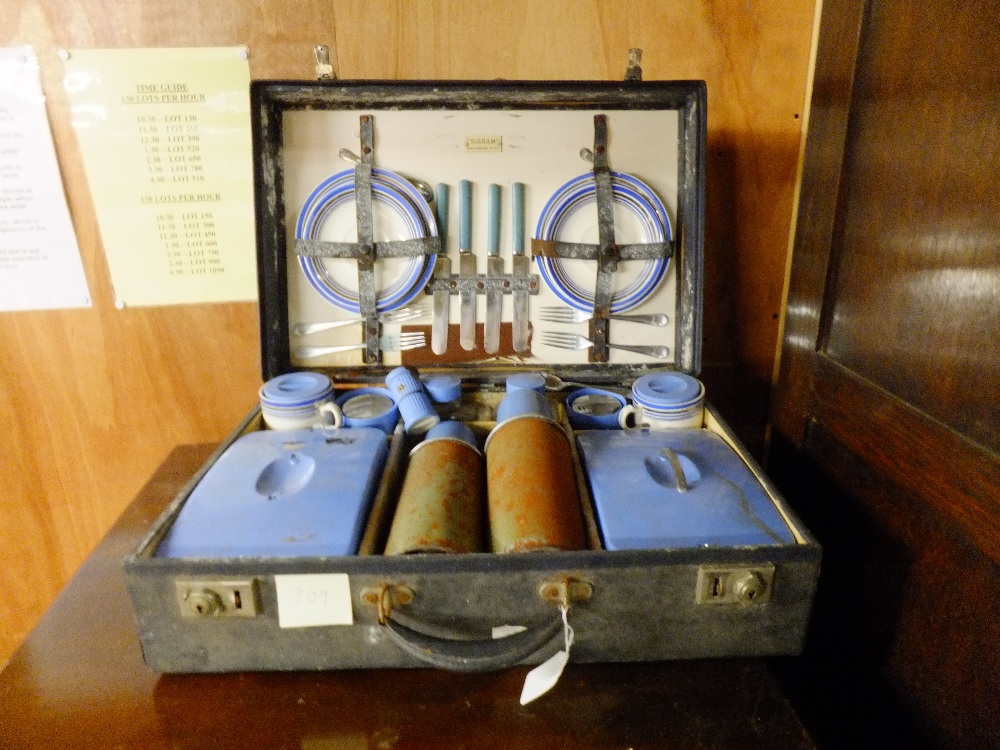 An Sirram picnic basket and contents