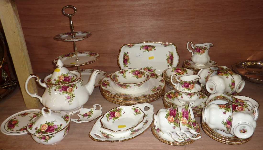 Large selection of Royal Albert country roses including 10 place tea service, cake stand, dinner