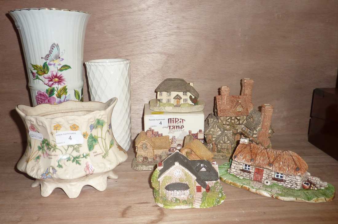 3 decorative vases and a selection of Lilliput Lane figures