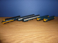 2 Lima Class 33 Bo-Bo diesel locos & Lima Intercity 125 engine & 2 coaches