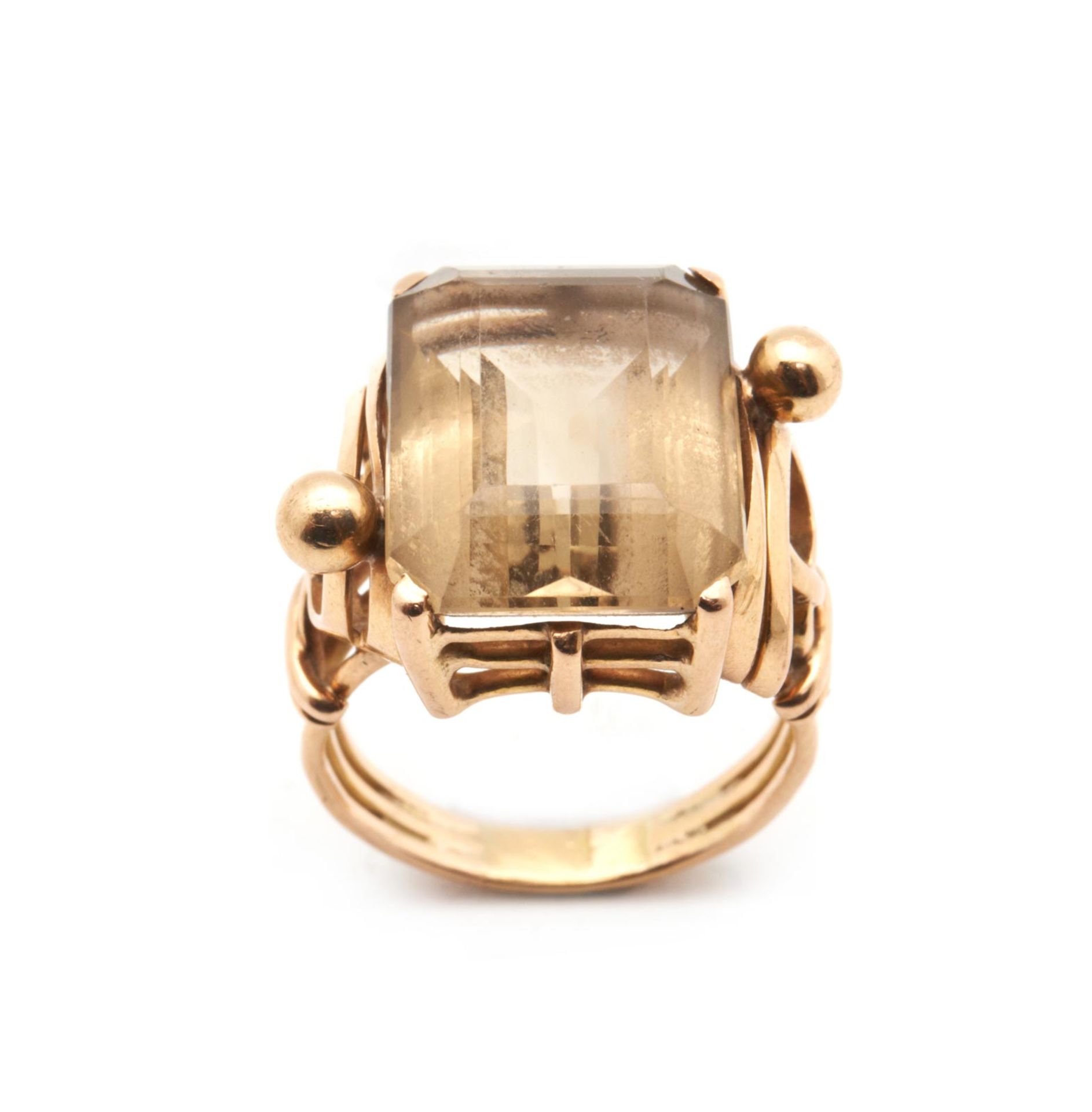 RING En oro y cuarzo. 10,40 ct.