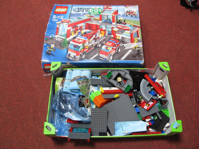 A Box of Lego, contained in Lego City set box 7945 - fire station. Unchecked.