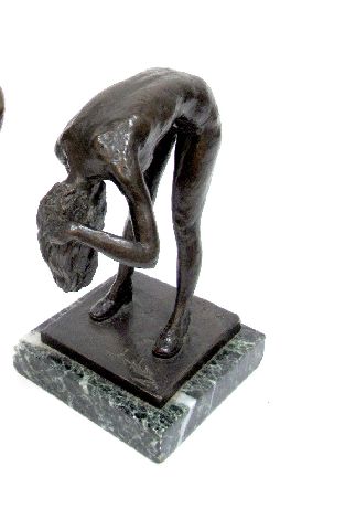 IAN HANSON Girl Washing Hair, edition bronze, signed, dated 1975 and with Morris Singer foundry