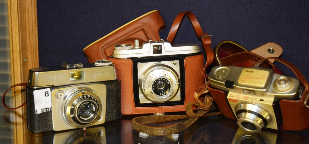 A selection of three vintage cameras including an Isola and a Kodak (3)