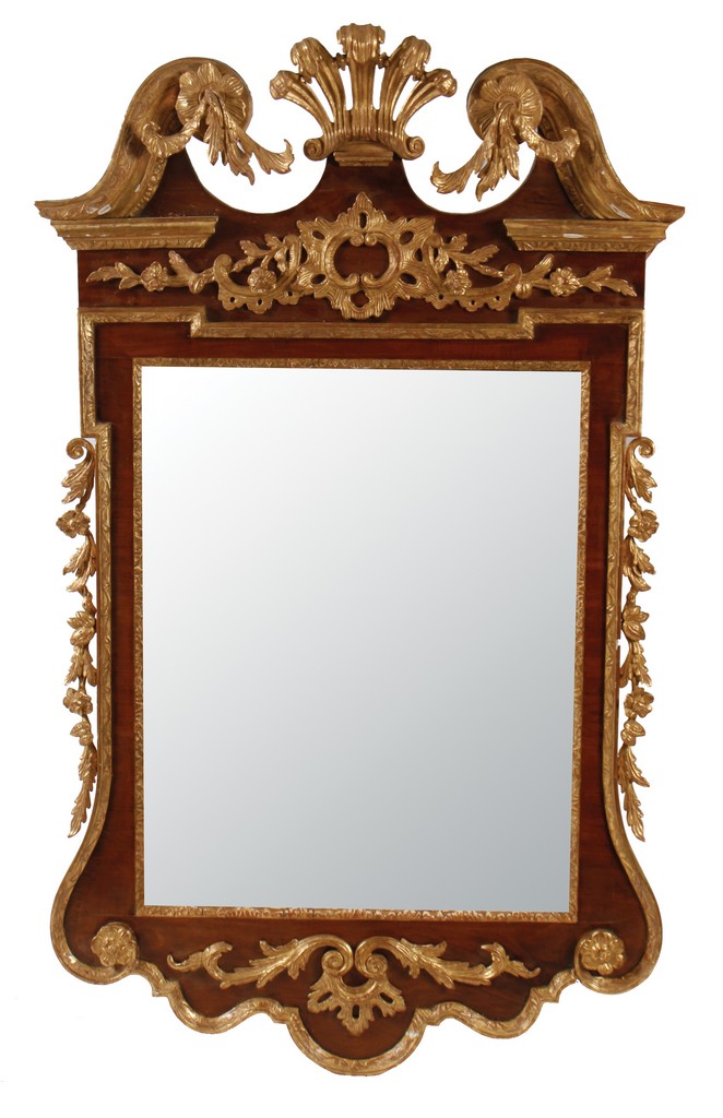 Pair of nineteenth-century carved giltwood pier mirrors, circa 1890  120 x 52 cm.