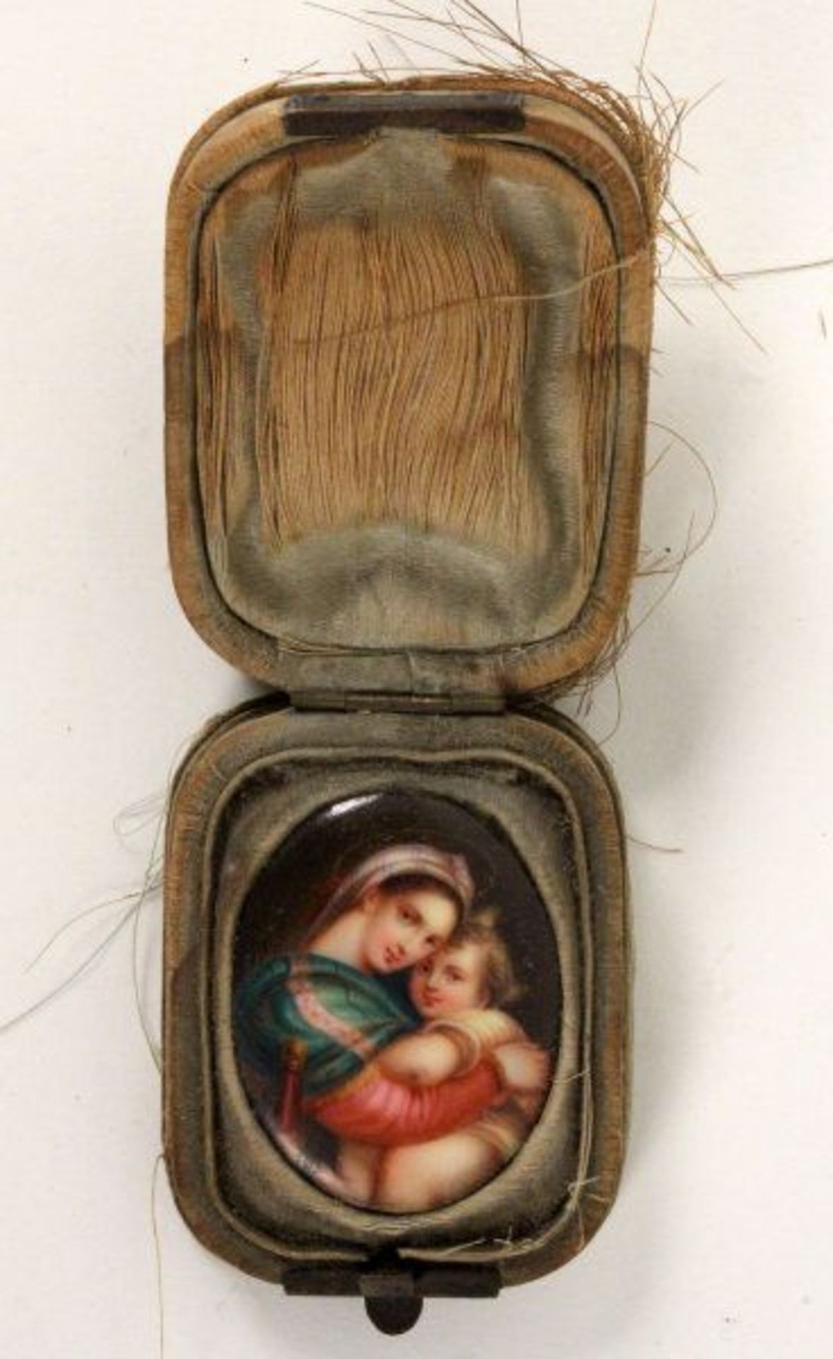 PORCELAIN MINIATURE 1900 Madonna della Sedia. In Case. Height 4cm Traces of using    Starting price: